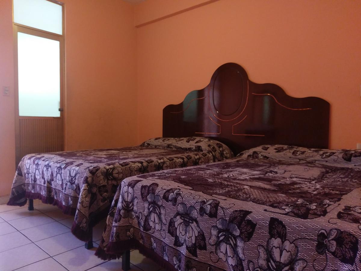 Hotel Cristal Nuevo San Juan Parangaricutiro ภายนอก รูปภาพ